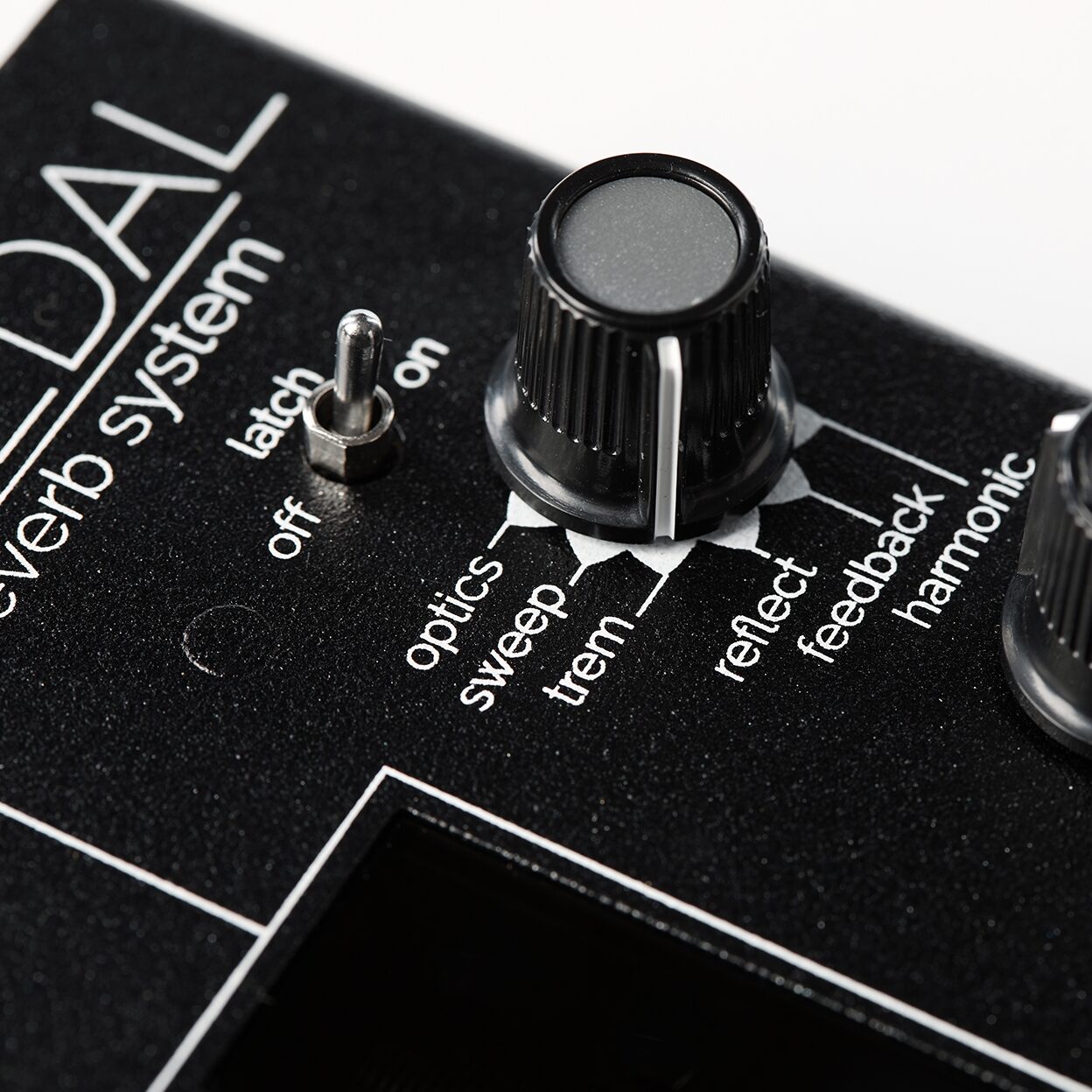 Gamechanger Audio Light Pedal Optical Spring Reverb 7 Gamechanger Audio Light Pedal Optical Spring Reverb