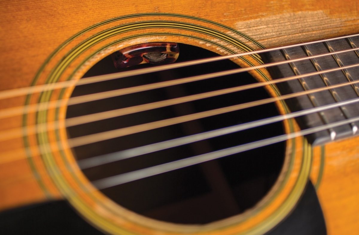 LR Baggs Lyric Acoustic Guitar Microphone Pickup 2 LR Baggs Lyric Acoustic Guitar Microphone Pickup