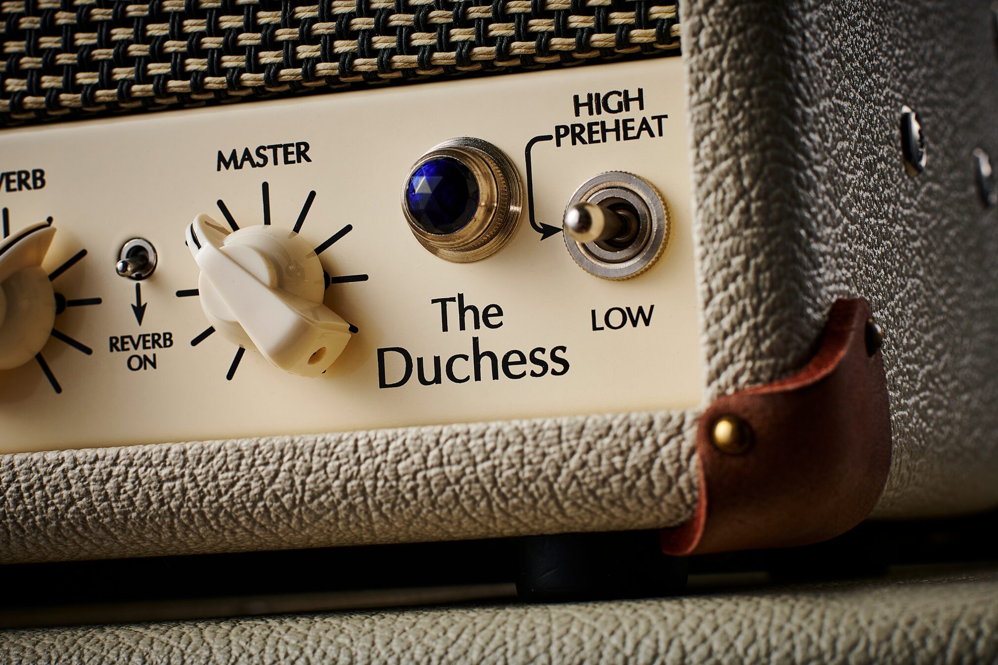 Victory V40 Duchess Guitar Amplifier Head, Wooden Sleeve (40 Watts) 6 Victory V40 Duchess Guitar Amplifier Head, Wooden Sleeve (40 Watts)