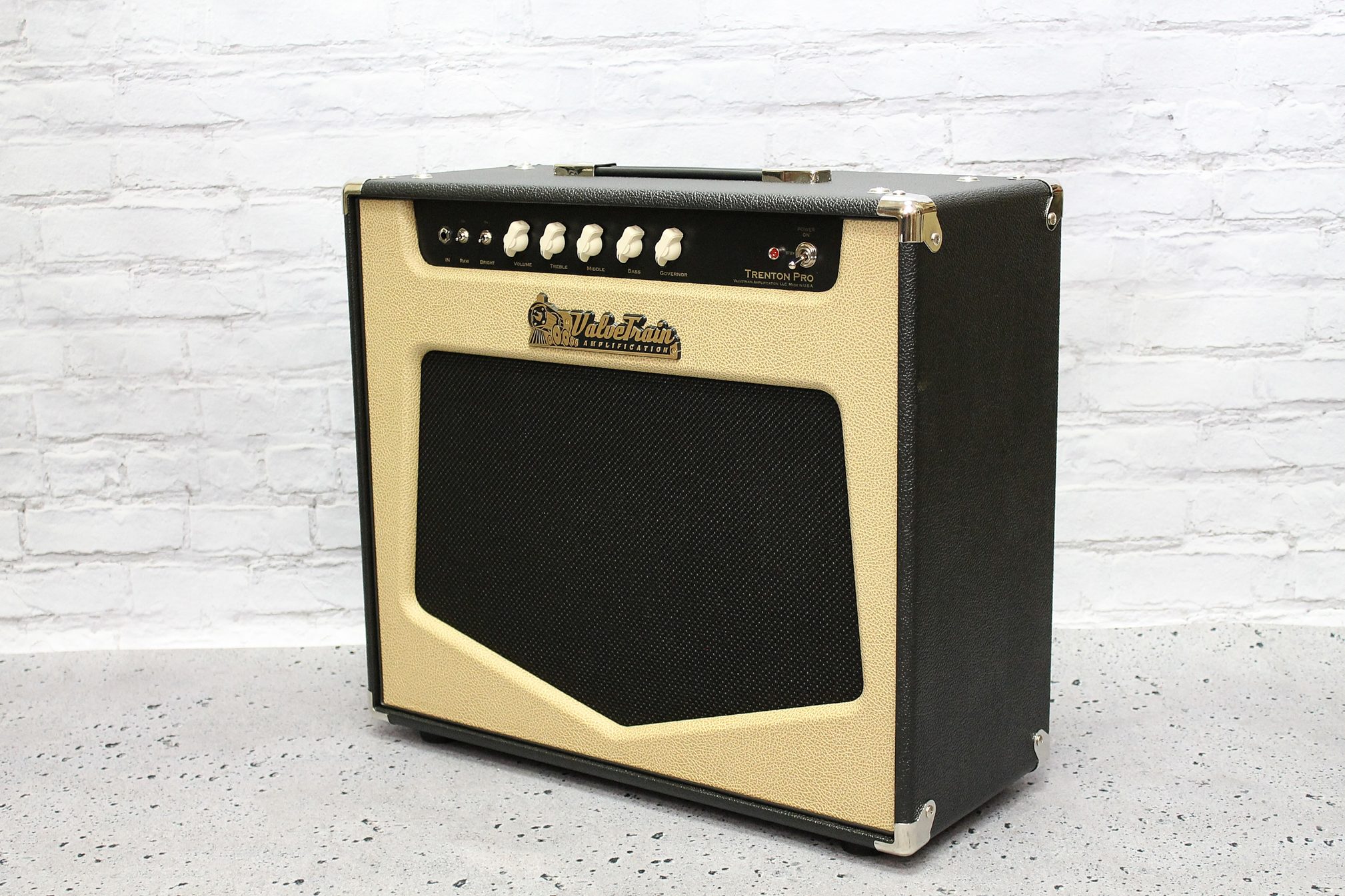 ValveTrain Trenton Pro Guitar Combo Amplifier (27 Watts, 1x12") 4 ValveTrain Trenton Pro Guitar Combo Amplifier (27 Watts, 1x12")