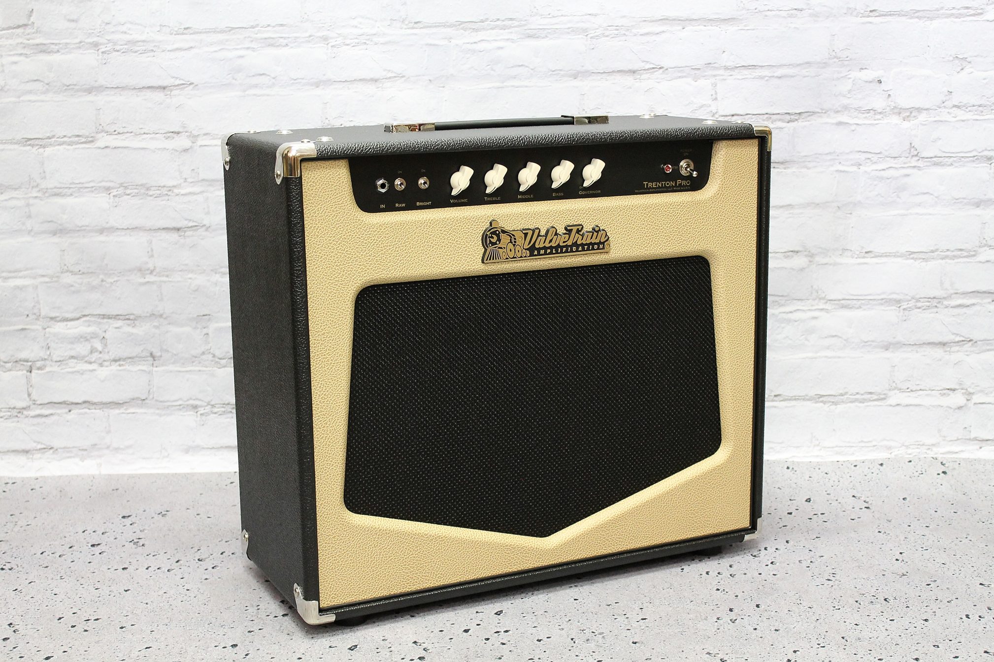 ValveTrain Trenton Pro Guitar Combo Amplifier (27 Watts, 1x12") 5 ValveTrain Trenton Pro Guitar Combo Amplifier (27 Watts, 1x12")