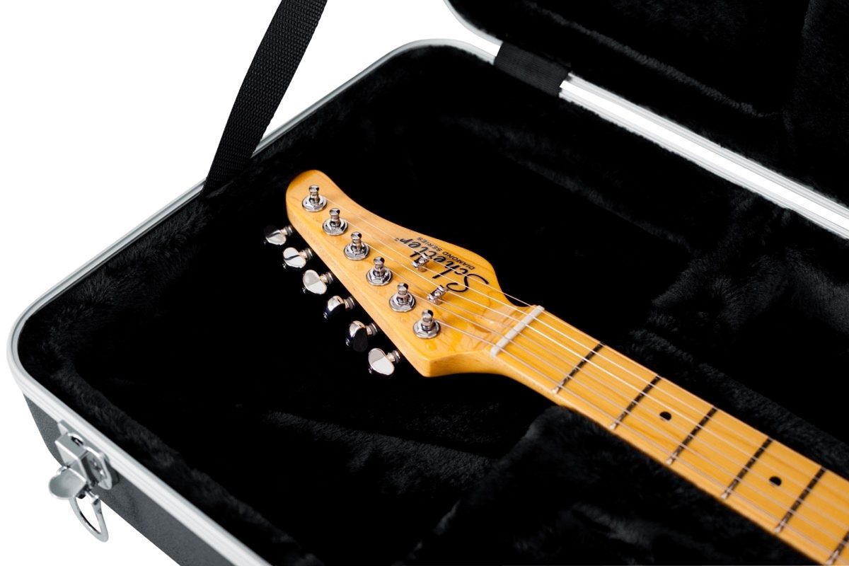 Gator GCELEC Deluxe Molded Universal Electric Guitar Case 5 Gator GCELEC Deluxe Molded Universal Electric Guitar Case