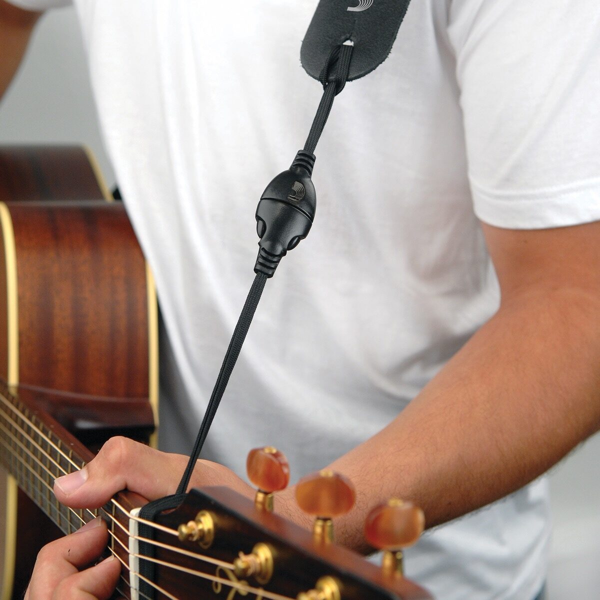 D'Addario DGS15 Quick-Release System for Guitar Strap 2 D'Addario DGS15 Quick-Release System for Guitar Strap