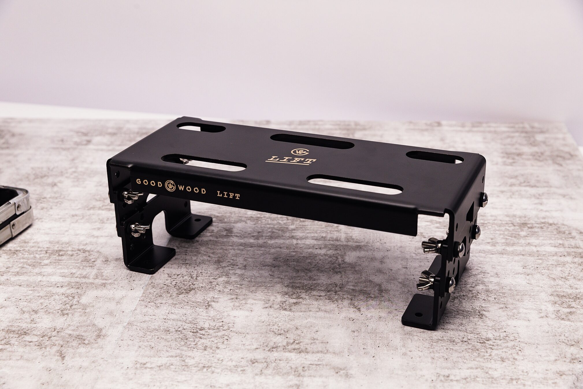 Goodwood Audio LIFT Adjustable Pedalboard Riser, 12" Wide 2 Goodwood Audio LIFT Adjustable Pedalboard Riser, 12" Wide