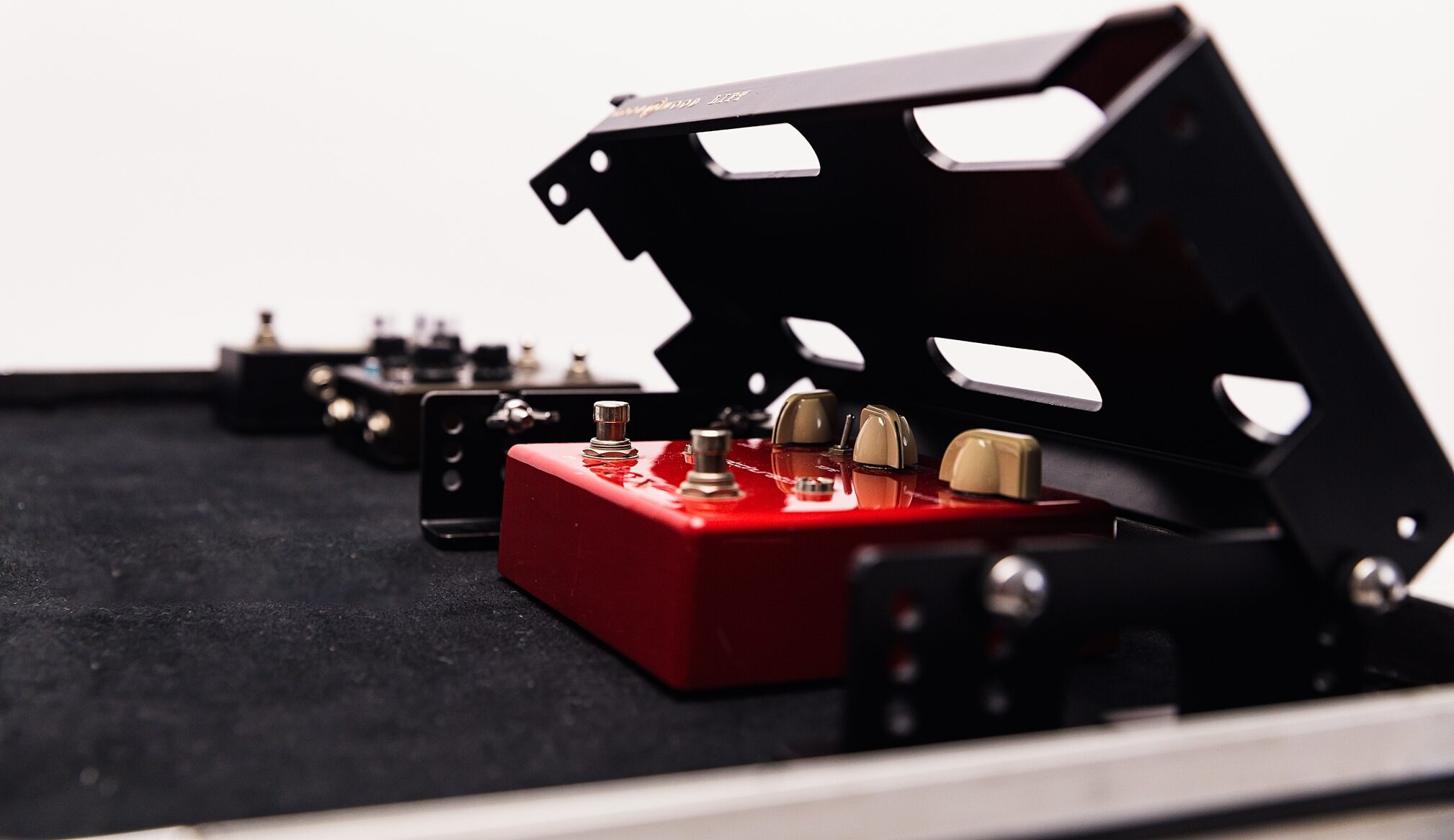 Goodwood Audio LIFT Adjustable Pedalboard Riser, 12" Wide 3 Goodwood Audio LIFT Adjustable Pedalboard Riser, 12" Wide
