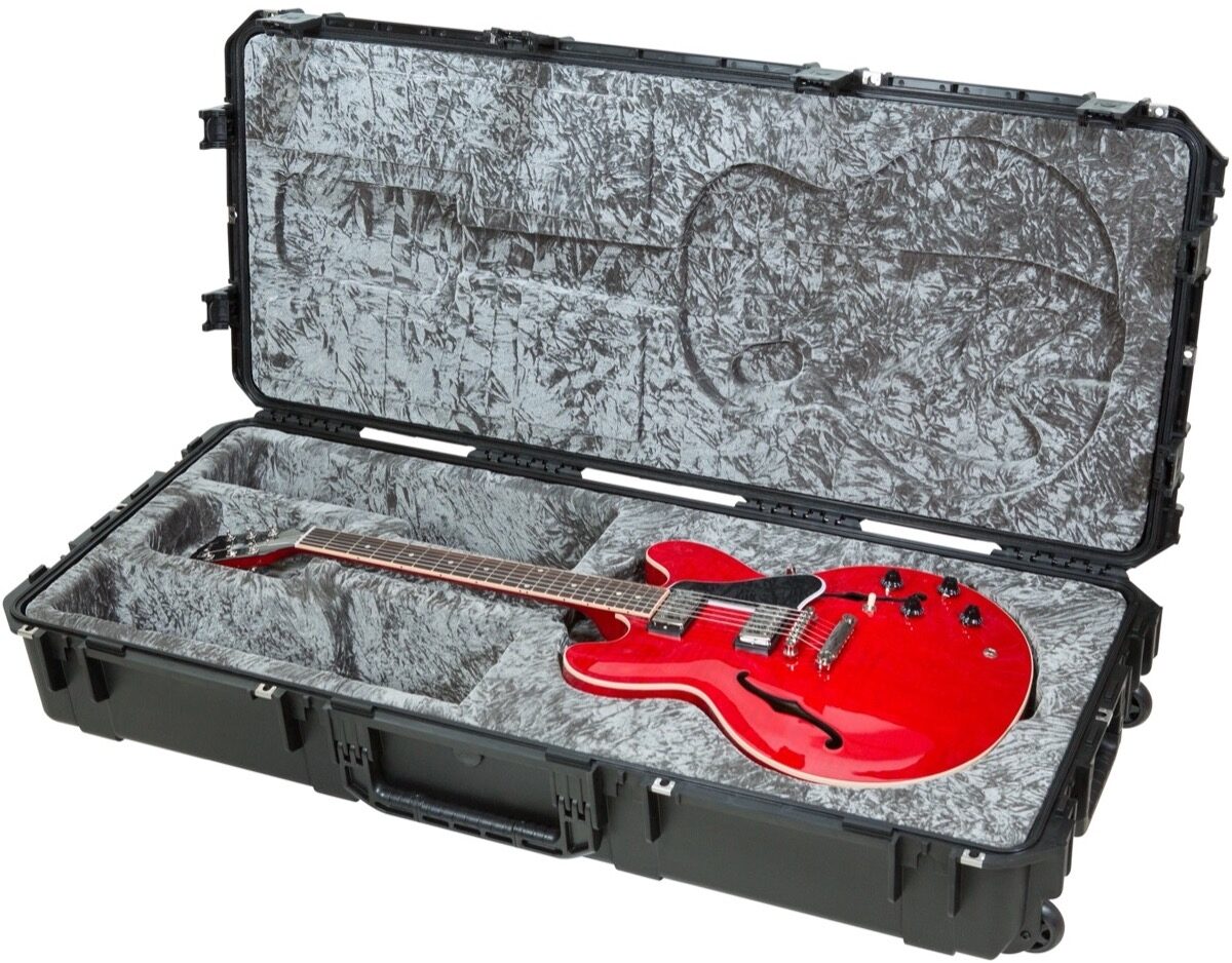 SKB iSeries Waterproof 335-Type Guitar Case 2 SKB iSeries Waterproof 335-Type Guitar Case