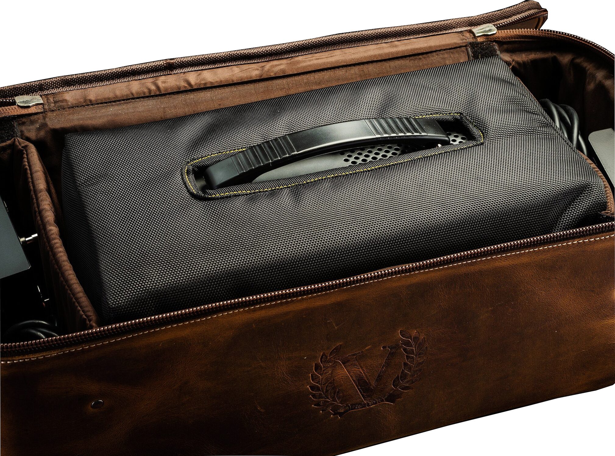 Victory GIGBAGLTHR Leather Gig Bag 2 Victory GIGBAGLTHR Leather Gig Bag